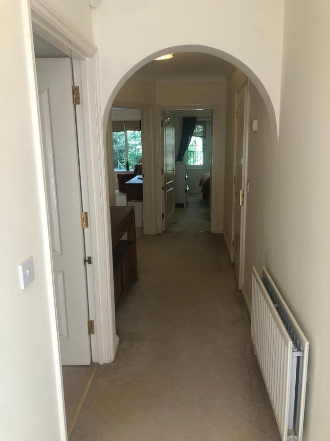 Lovely 2 Bedroom 2 Baths Flat With Free Parking Basingstoke Exterior photo